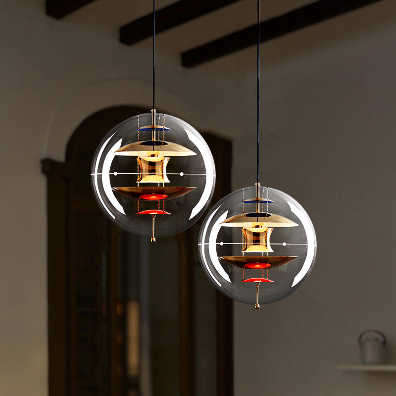 Pendelleuchte mit kugelförmigem Design