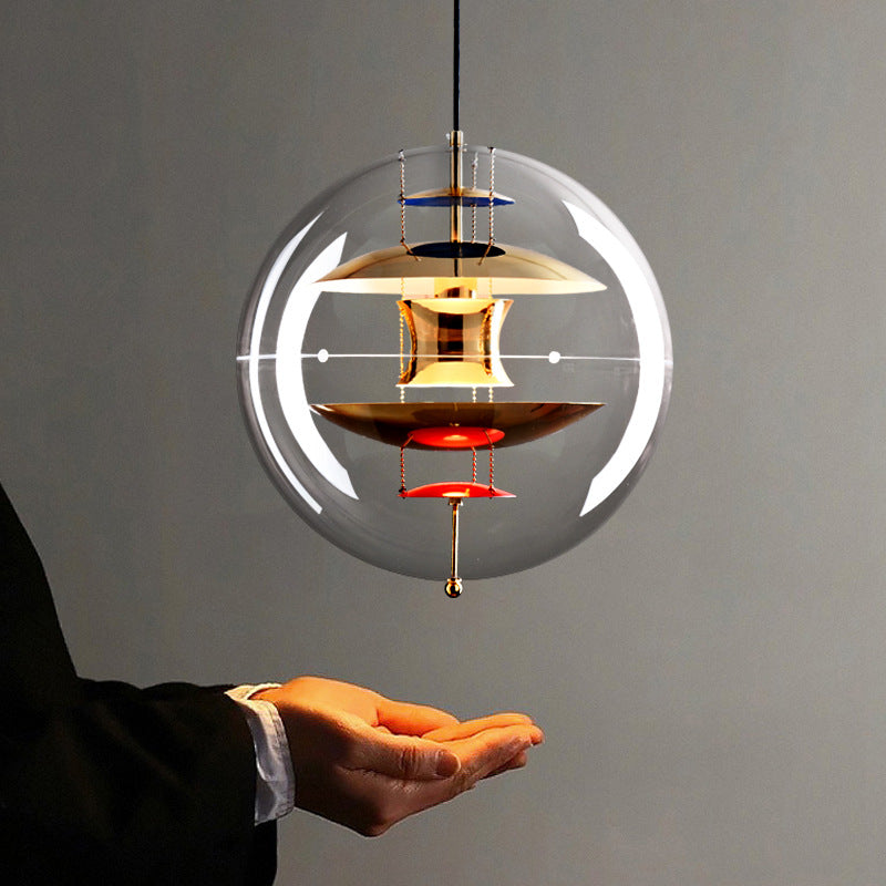 Pendelleuchte mit kugelförmigem Design